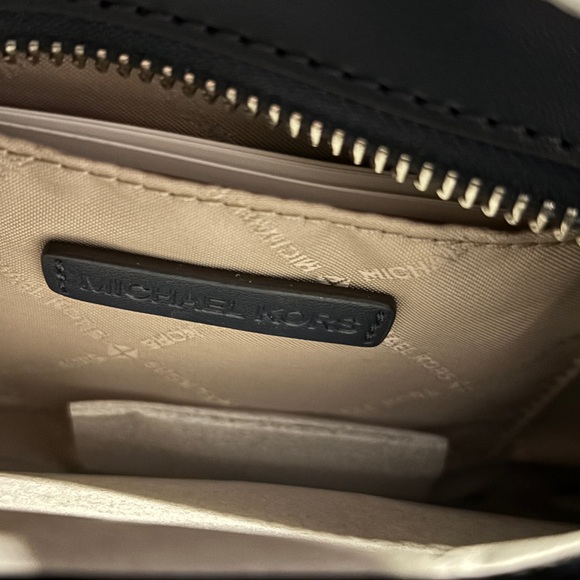 Michael Kors Jet Set Travel SM Top zip Crossbody Bag. ( Navy Multi ) New - Picture 11 of 16